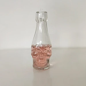 new STYLE 150ml 5oz glass beverage bottle with swing flip top/ glass juice bottle