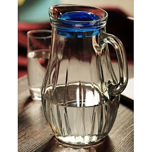 Wholesale 2 Litres Big Size Glass Pitcher With Plastic lid  For Iced Water and Cold Drinks
