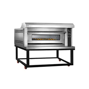 Luxurious separable electric deck oven with spray function