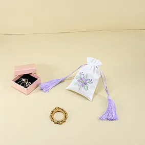 cotton drawstring bag
packaging pouch drawstring soft satin hair bag
cotton satin hair drawstring bags with logo printed
fabric custom logo drawstring pouch packaging bags
drawstring cloth bags with printed brand logo
stain bag
stain dust bag
drawstring b