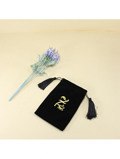 velvet bag
drawstring velvet dust gift cosmetic packaging bag
luxury velvet gift pouch drawstring packaging bags
velvet drawstring bag
pocket high-grade velvet storage bag printed logo
velvet cosmetic bag
bags soft velvet gift packaging drawstring pouch
v