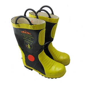 Fire fighting rubber boots with CE steel toe and steel plate