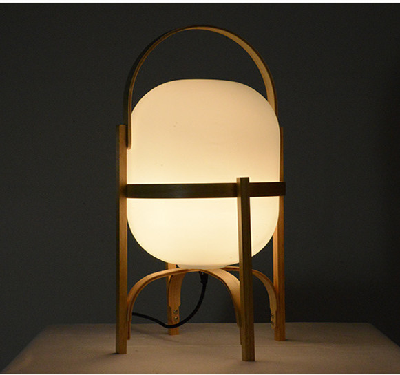 Minimalist solid wood table lamp