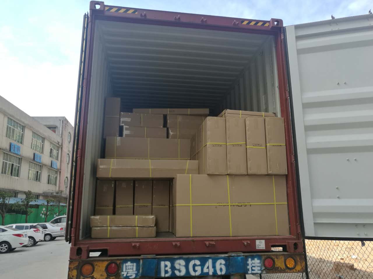 LED container truck loading Shenzhen lumin factory