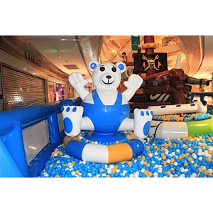 pirata boat and polar bear-27x11M+15x4.5x6.7M