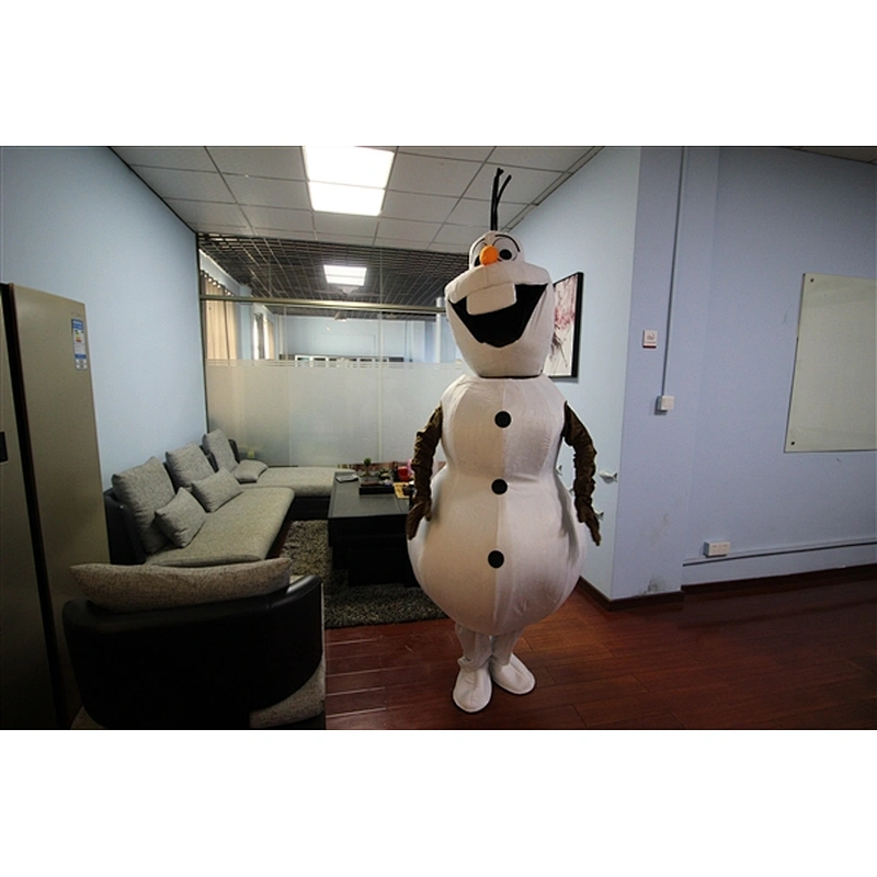 the snowman Olaf in Frozen costume