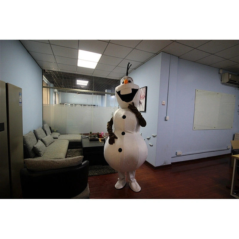 the snowman Olaf in Frozen costume