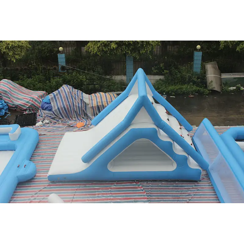 Inflatable water obstacle-5x3m