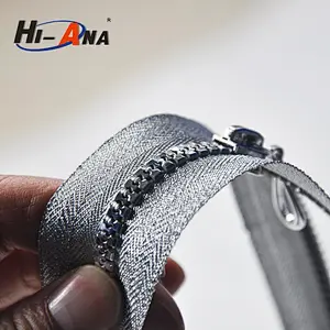 No 5 Plastic Silver Zipper