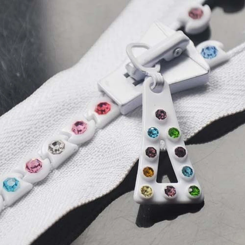 Large plastic zipper manufacturer,Rhinestone zipper head,Big teeth zipper prices