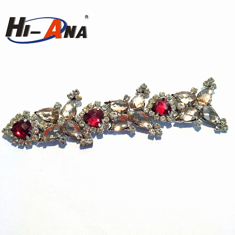 Our factories 20 years'experience different style roll rhinestone chain
