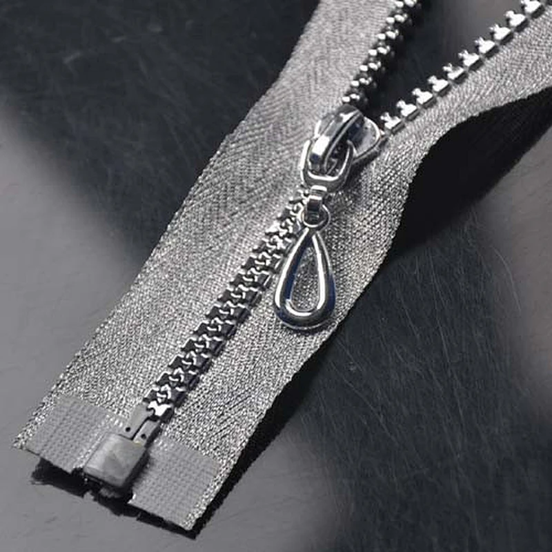 No 5 Plastic Silver Zipper