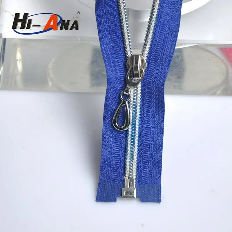 Over 9000 designs China production sewing in a zipper
