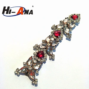 Our factories 20 years'experience different style roll rhinestone chain