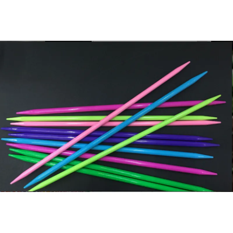 color Double pointed plastic knitting needles