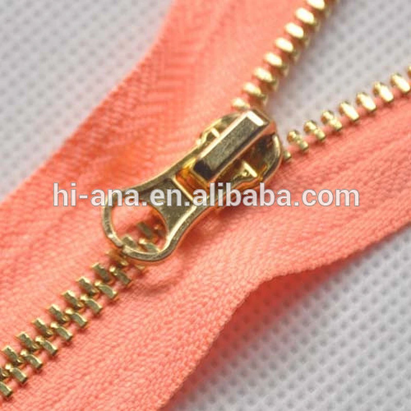 Pin Lock Metal Zipper with Golden Teeth
