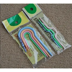 Plastic fancy knitting needles, cable needle