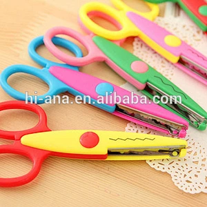 zig zag paper lace safety scissors