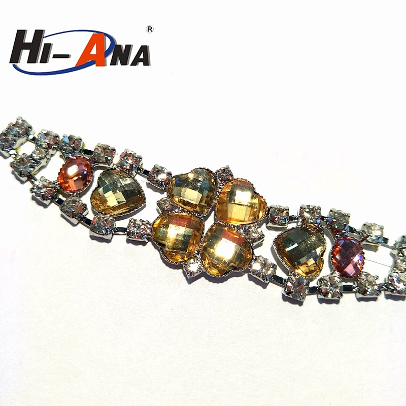 Our factories 20 years'experience Color brilliancy crystal rhinestone chain trimming