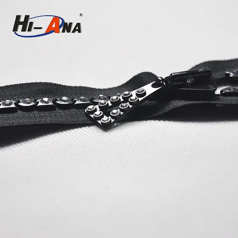 hi-ana zipper3 Globally integrating manufacturing selling fancy zipper