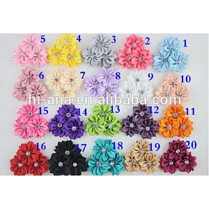 Hand-stitched polygon flowers and spent three flowers spent a combination of high-quality polyester flowers with 16 angle