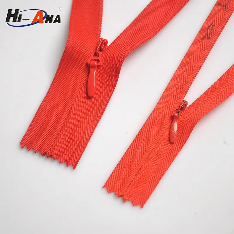 Our factories 20 years'experience All kinds of accessory colored zippers