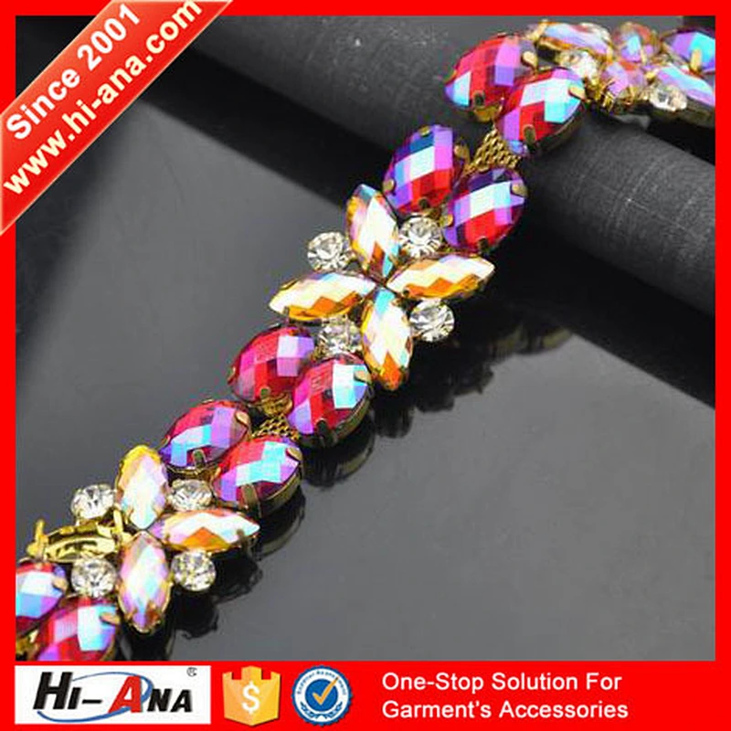 Cheap price china team Color brilliancy rhinestone chain for wedding decoration