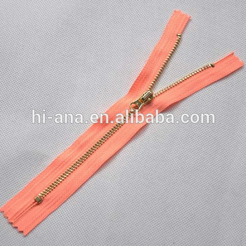 Pin Lock Metal Zipper with Golden Teeth