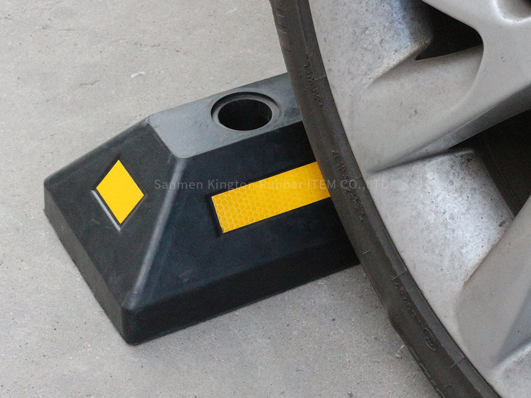 alt=''rubber wheel stopper''