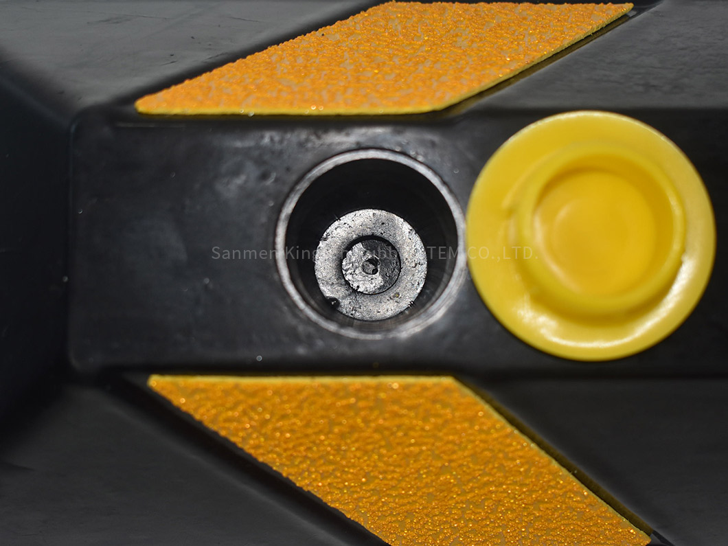 alt=''停车场挡轮器,rubbber wheel stopper for parking lot''