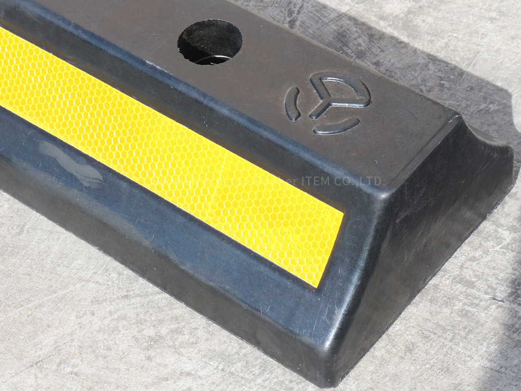 500*150*100mm反光停车限位器500*150*100mm reflective Parking wheel stop