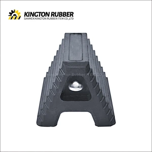 Trapezoid Shape Rubber Wheel Chock with Metal Hanging Ring