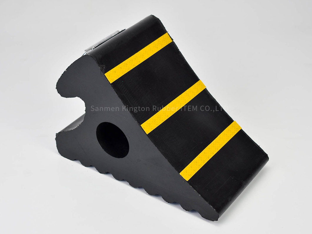 客车橡胶挡轮块Bus Rubber Wedge
