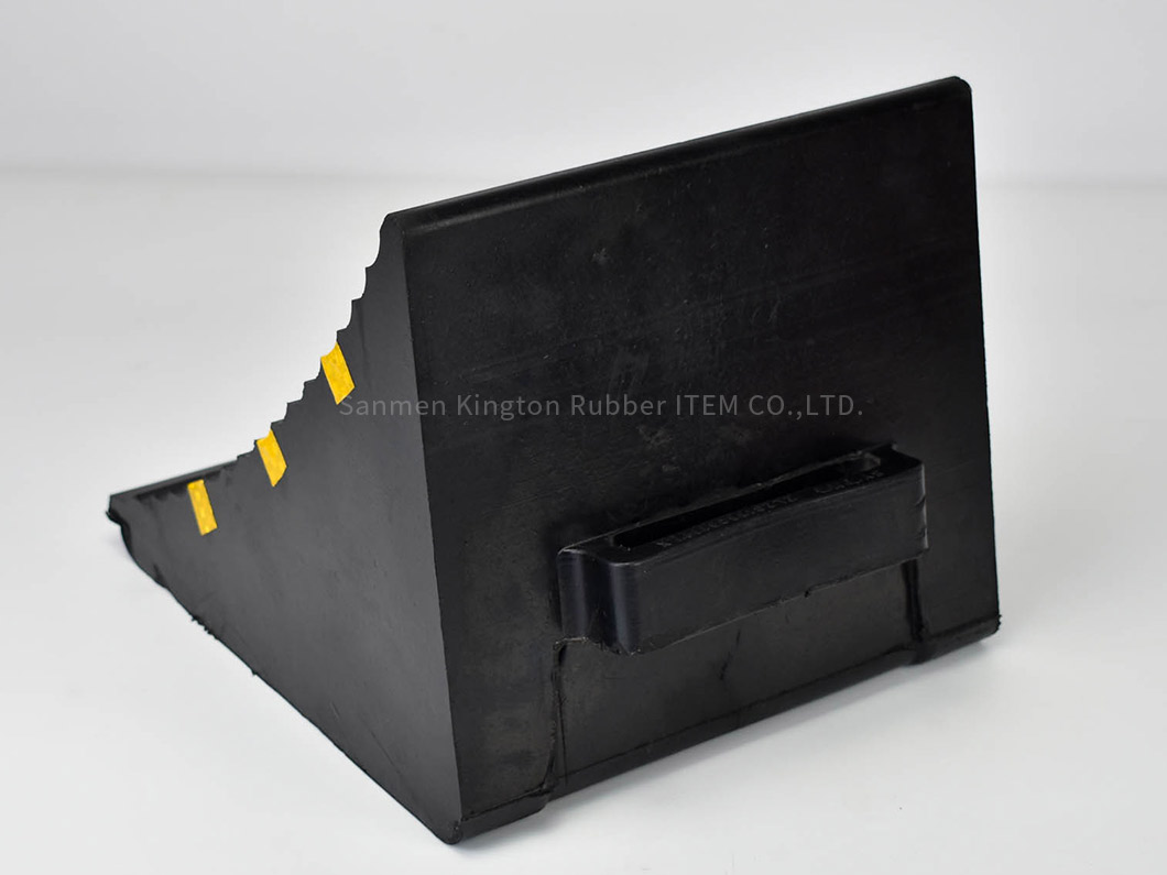 高品质、耐用橡胶止退器High Quality Durable Rubber Wheel Chock