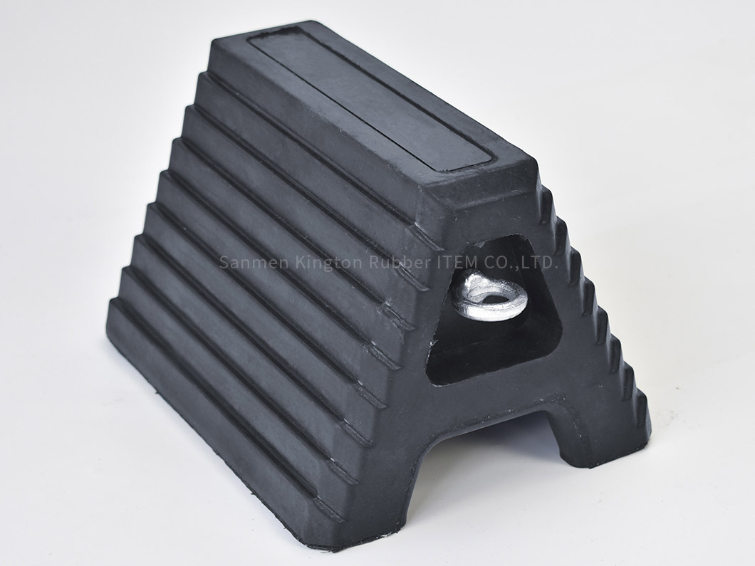 耐用橡胶停车楔Durable Rubber Wheel Stopper
