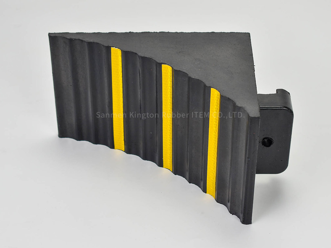 客车橡胶挡轮块Bus Rubber Wedge