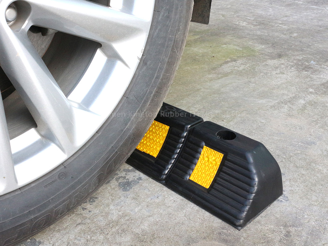 alt=''停车场设备停车挡轮器,Lot Equipment Parking Block rubbber wheel stopper ''