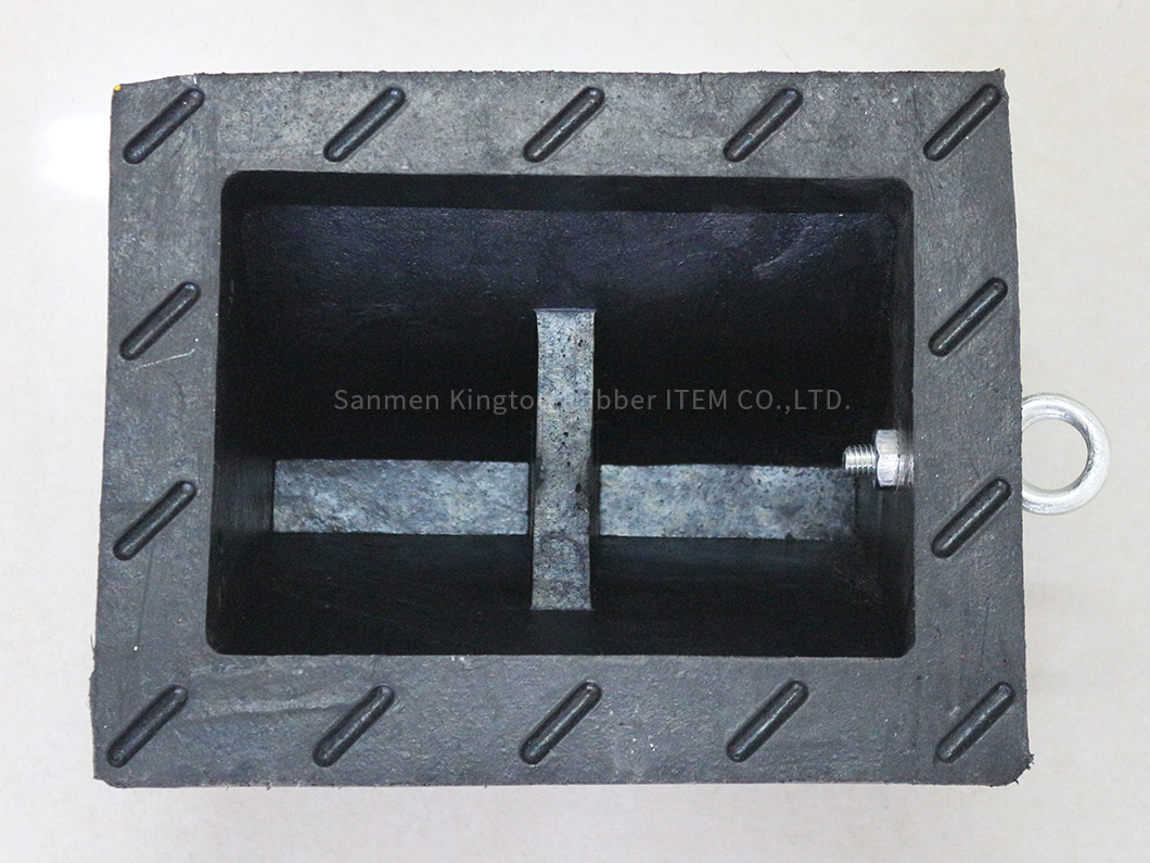 alt=''货车止滑器,rubber wheel chock For Trucks''
