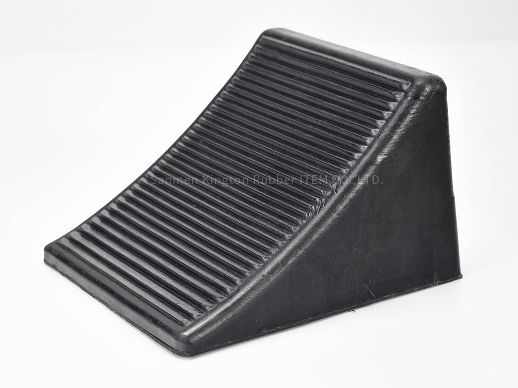 防风雨橡胶三角木Weatherproof Rubber Wheel Stopper