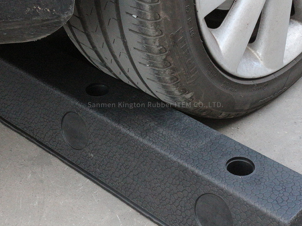 1000*150*110mm反光停车限位器1000*150*110mm reflective Parking wheel stop