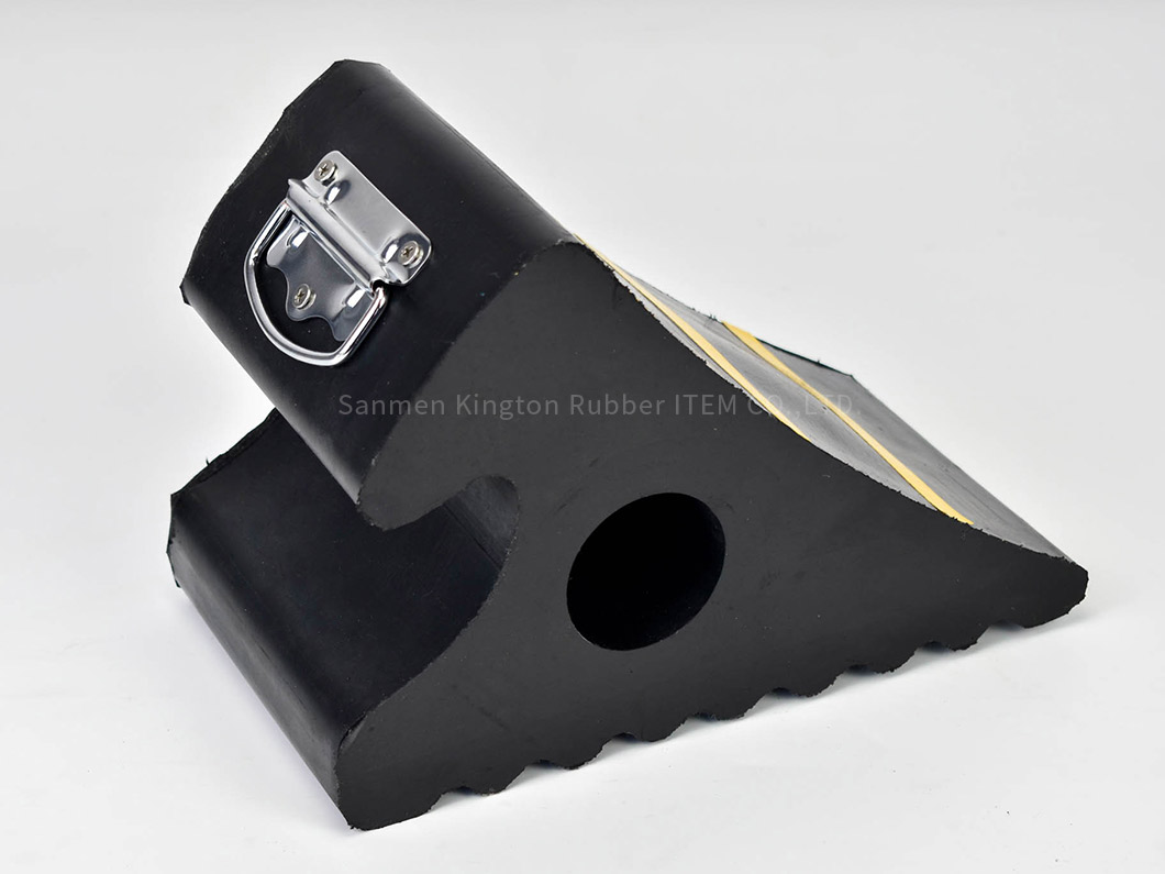 防风雨橡胶三角木Weatherproof Rubber Wheel Stopper