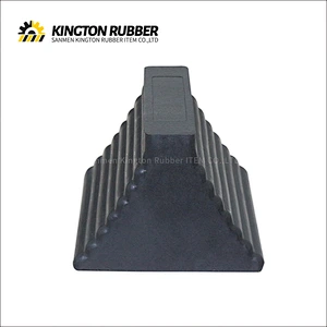 Trapezoid Shape Rubber Wheel Chock with Metal Hanging Ring