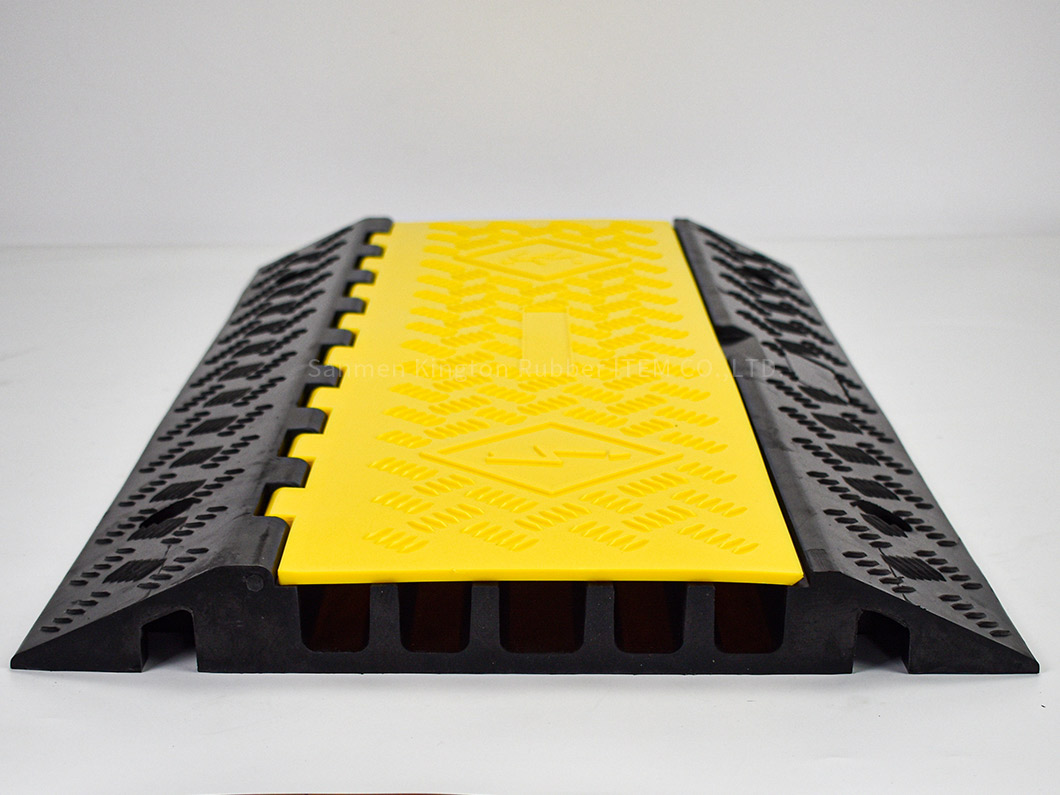 浙江热销优质电缆减速带Zhejiang hot sale high quality cable speed hump