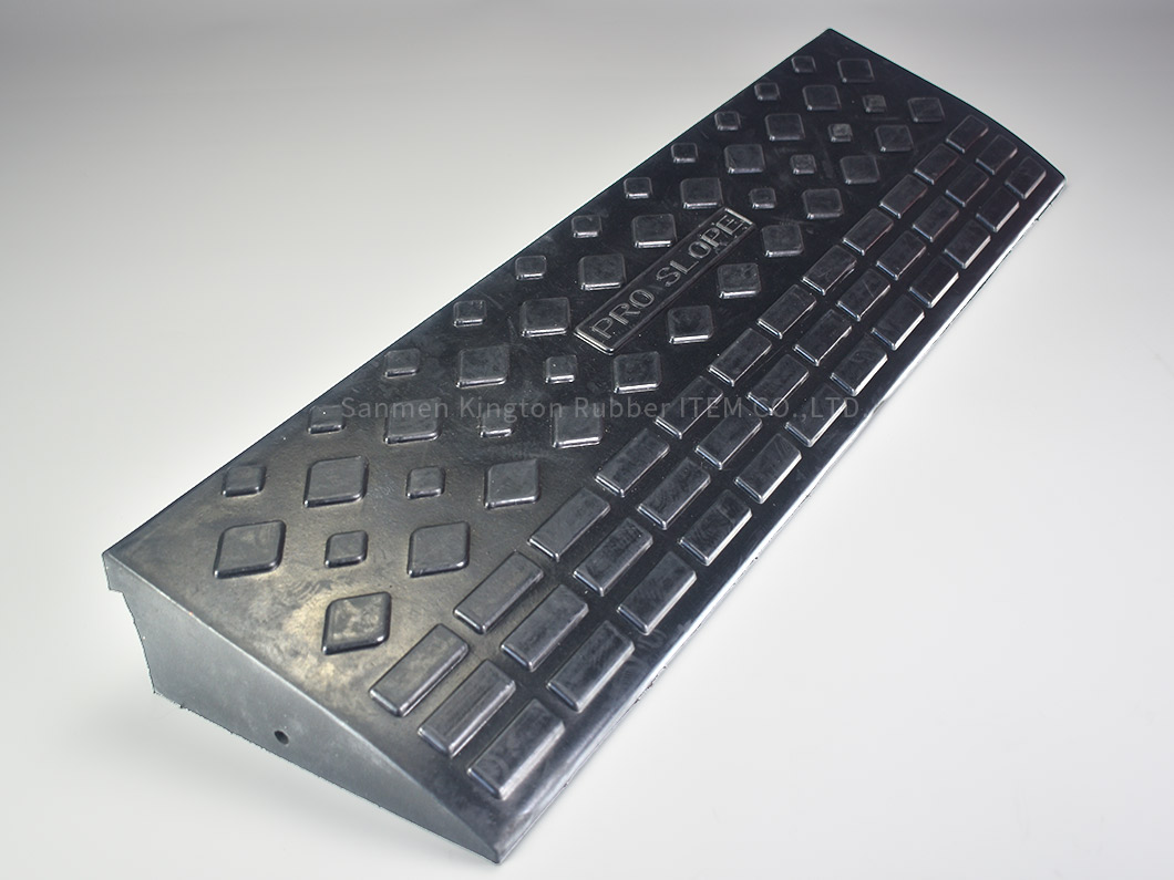 耐用可回收橡胶斜坡垫Heavy Duty High Recycled Rubber Kerb Ramp