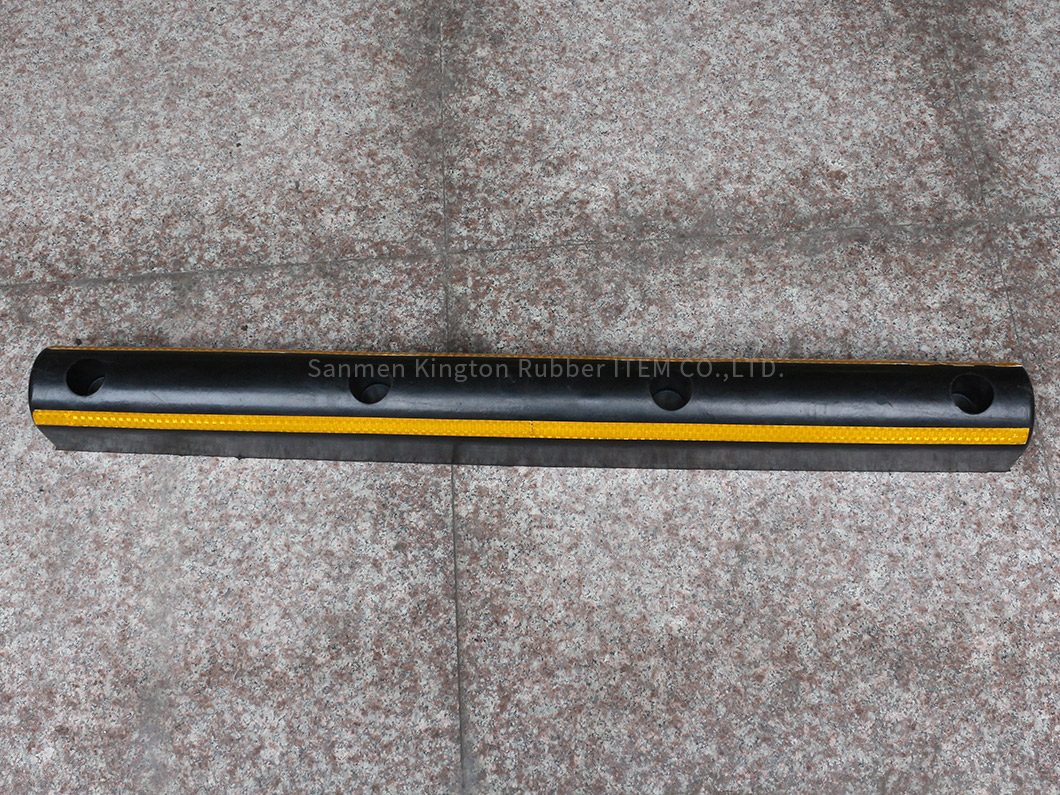alt=''停车场橡胶防撞条 rubber wall protector For Parking Lot''