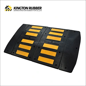 900mm width Rubber Speed Hump with 6 Reflective Sheets