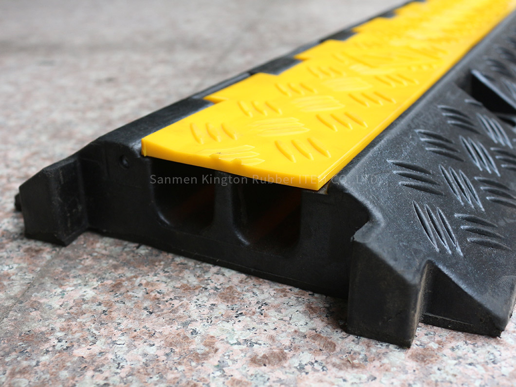 alt=''rubber,cable protector,高品质、耐用的橡胶电缆护套High quality durable rubbber cable protector''