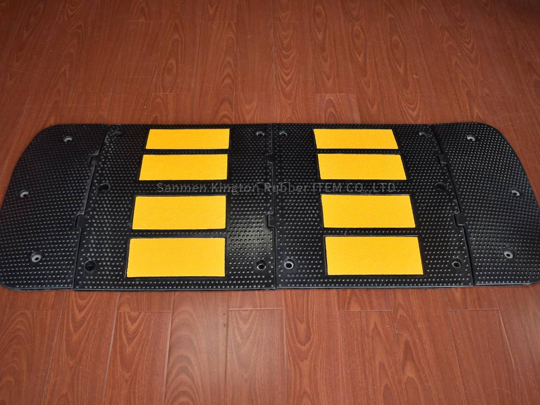 alt=''traffic,rubber,speed hump,500mm*600mm耐用防风雨橡胶减速带，用于交通安全的道路缓冲带,rubber speed hump''