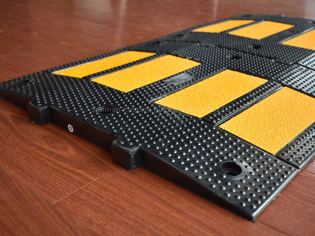 alt=''traffic,rubber,speed hump,交通安全橡胶减速带500mm*600mm,适用沥青混凝土车道rubber speed hump''