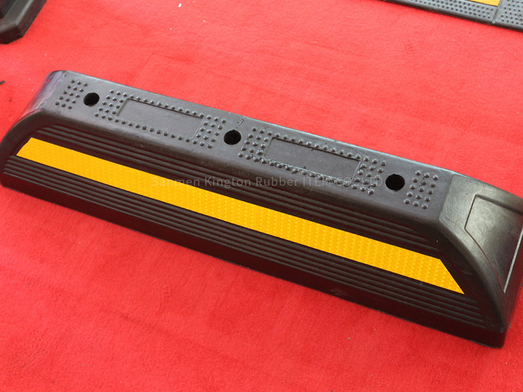 alt=''实惠耐用限位器,Cheap price durable rubbber wheel stopper ''